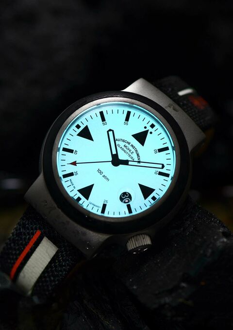 muehle-glashuette-kollektion-einsatzuhren-sar-rescue-timer-lumen-uhren-juwelierlauferminden