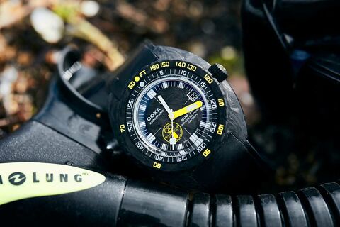 doxa-uhr-sub300-carbon-aqualung-us-divers-juwelierlauferminden