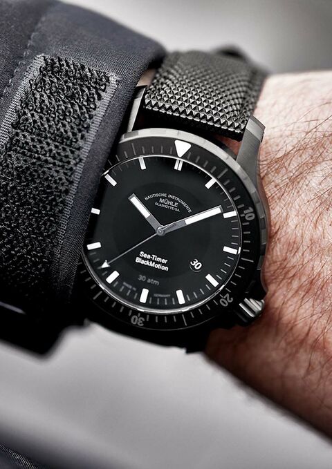 muehle-glashuette-kollektion-seatimer-blackmotion-uhren-juwelierlauferminden