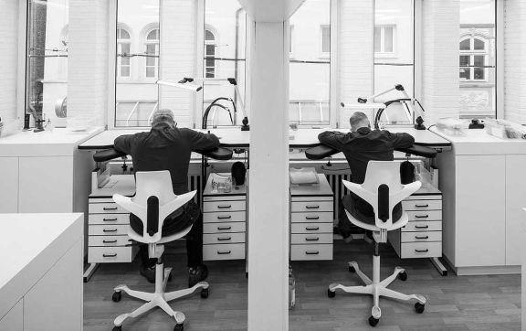 uhrenwerkstatt-uhren-revision-juwelierlauferminden-header-1-mobil