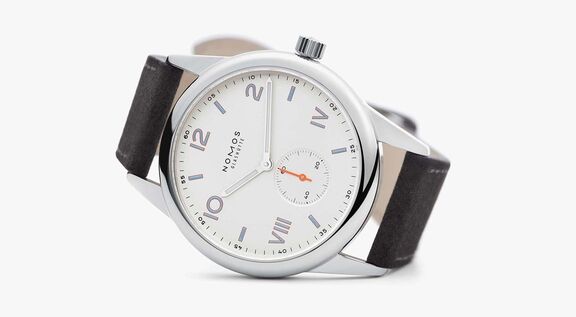 nomos-glashuette-735-737-club-38-campus-uhr-juwelierlauferminden-mobil
